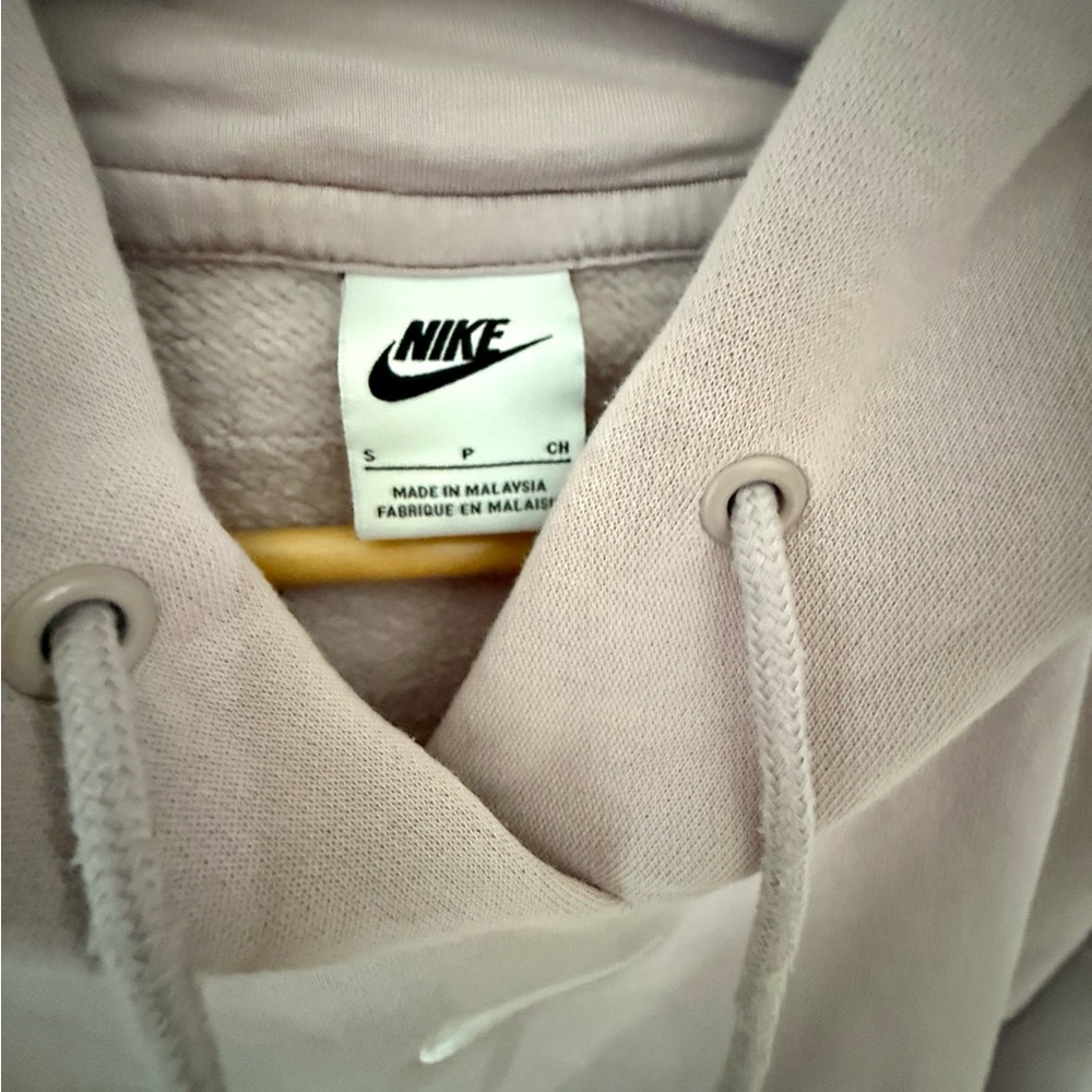 Nike Women's Platinum Violet Phoenix Fleece Hoodie - Picture 2 of 3